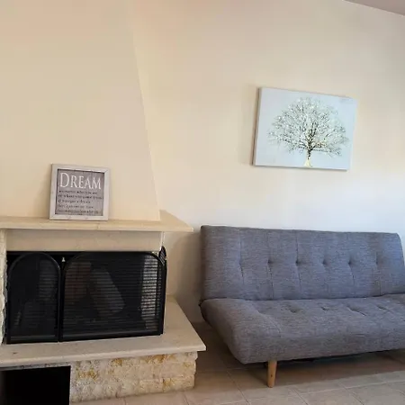Апартамент Peloraapartment *