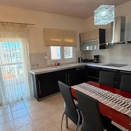 Апартамент Peloraapartment Néa Péramos